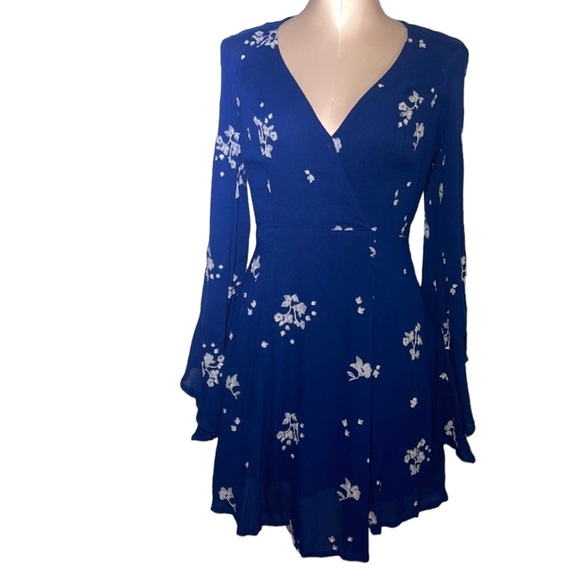 Free People dress   Size 0. Navy and white.  Absolutely beautiful - Picture 1 of 12